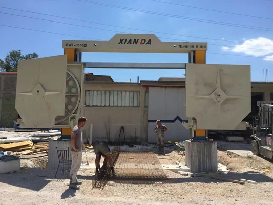 Μηχανή CNC με 360 περιστρεφόμενο τραπέζι εργασίας