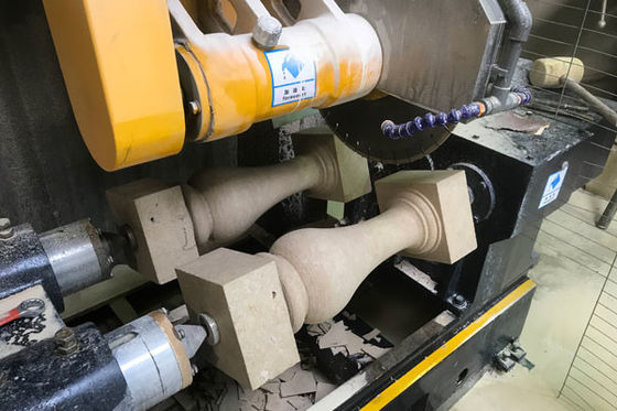 Μηχανή κοπής μεταλλικών στήλων 7.5kw Κεντρικός κινητήρας με μεγάλη χωρητικότητα κοπής