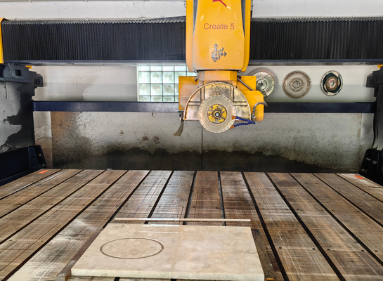 Xianda 5 άξονα Bridge Saw Machine Κόψιμο για το προφίλ