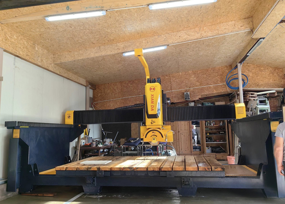 5 άξονες Bridge Saw Cutting Machine με τροφοδοσία ρεύματος και διάμετρο λεπίδας 350-450mm