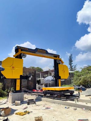 Μηχανή πριονιστικής γραμμής διαμαντιού CNC με 4 τροχούς πτήσης για βιομηχανική κοπή πέτρας