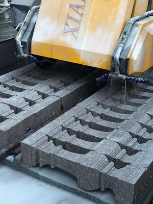 3 άξονες γραμμική μηχανή κοπής CNC με ισχύ 220V 15kw κύριος κινητήρας και 21,5kw ακαθάριστη ισχύς για κάγκελα γρανίτη