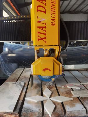 Μηχανή Κοπής Μεσαιωνικού Μπλοκ Υπέρυθρων με Τραπέζι Εργασίας 3200*2000mm, Κλίση 0-85° και Περιστροφή 0-90° για Γρανίτη & Μάρμαρο