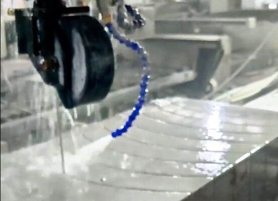 CNC-Ελεγχόμενη Κάθετη Μηχανή Κοπής με Σύρμα 3-Αξονική Σύνδεση για Κοπή Καμπυλωτών Κρασπέδων