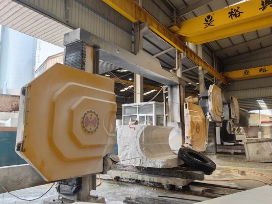 Μηχανή κοπής διαμαντόσυρματος CNC 4 αξόνων με σερβο-περιστροφικό τραπέζι 360°