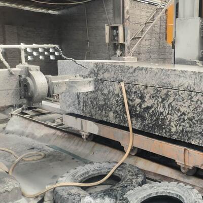 Xianda Νέο CNC Diamond Wire Saw Machine με κινητήρα κινητήρα CE πιστοποιημένο 380V/50Hz 11KW 6000kg για την κοπή πέτρας