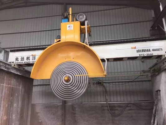 Ενεργειακή εξοικονόμηση Μεγάλη πέτρινη μηχανή 45KW Μηχανή πολλαπλών λεπίδων γέφυρα είδε πέτρα κοπής μηχανή για το μπλοκ μαρμάριου γρανίτη