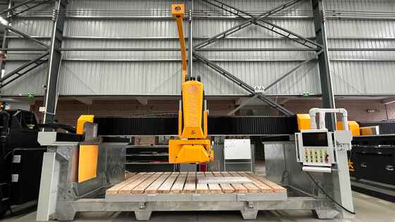 4 άξονες έξυπνη μηχανή κοπής πέτρας γέφυρα με 600mm πριονιστή λεπίδα υψηλής τεχνολογίας σύστημα CNC για επεξεργασία πλάκας μαρμάρου γρανίτη