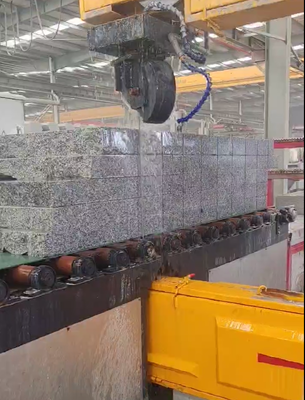 Περιστρεφόμενο 360° A-Axis Vertical CNC συρμάτινο πριόνι με μόνιμο μαγνήτη κύριο κινητήρα για κοπή πέτρας 2300 mm