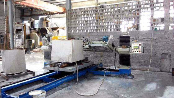 Βολικό CNC μηχάνημα κοπής στρογγυλών πλακών πέτρας για επεξεργασία μαρμάρου γρανίτη